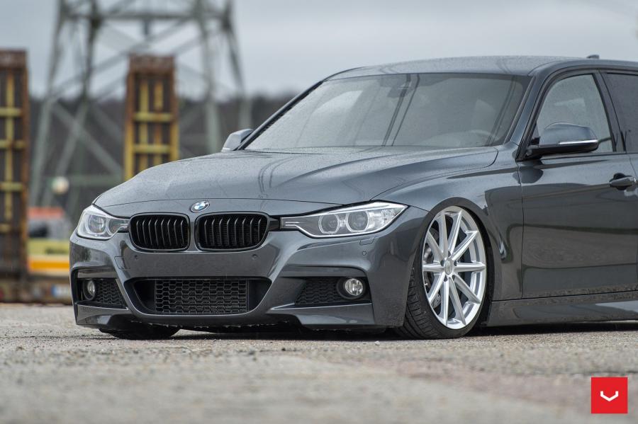 Детали экстерьера BMW 3-Series Touring on Vossen Wheels (VFS10) 2017 года  (фото 28 из 28)
